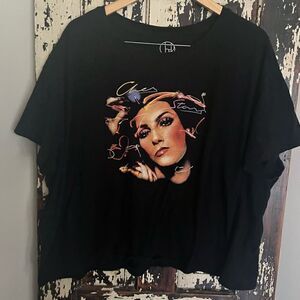 Women’s oversized Cher crop top size 4X.